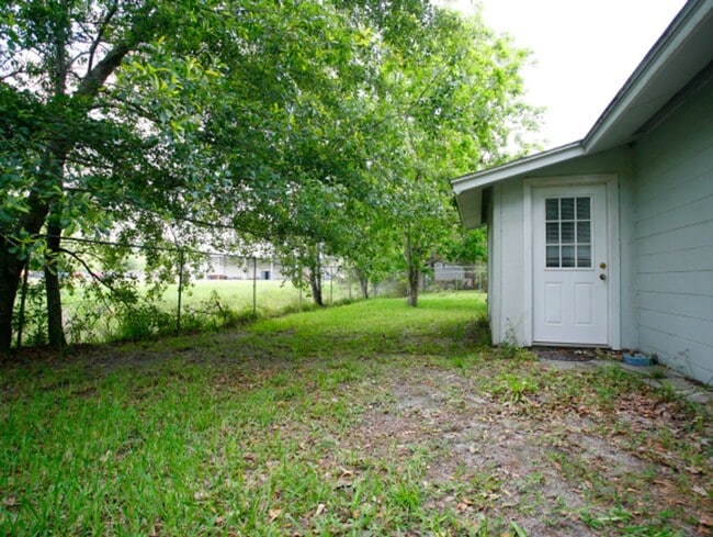 Building Photo - Charming 3-bedroom, 2-bath home in the Northwood community