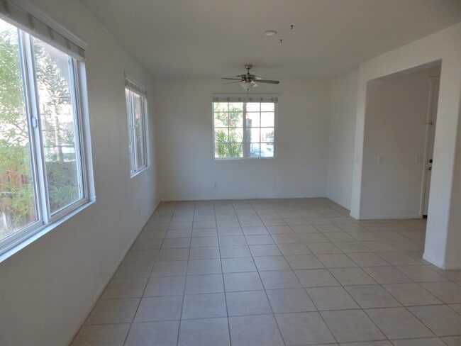 Building Photo - GORGEOUS 4 Bedroom** & 3 full bathrooms on a Cul-De-Sace Home!!