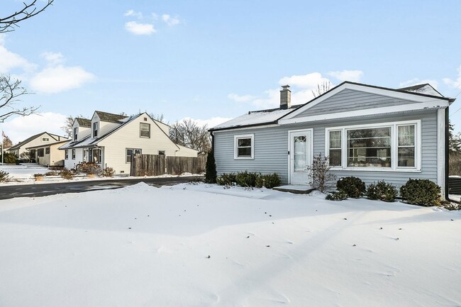 Building Photo - 18229 W Big Oaks Rd