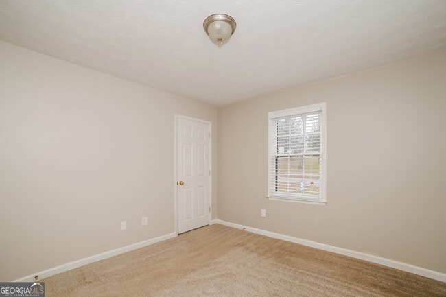 Building Photo - 148 Wildwood Dr