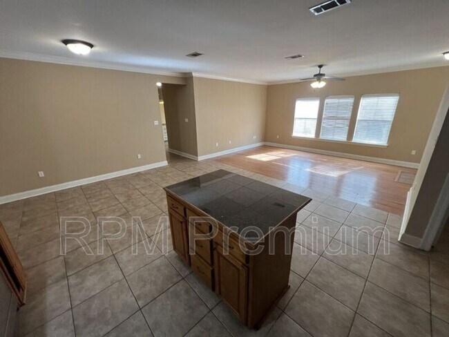 Building Photo - 767 Summer Breeze Dr