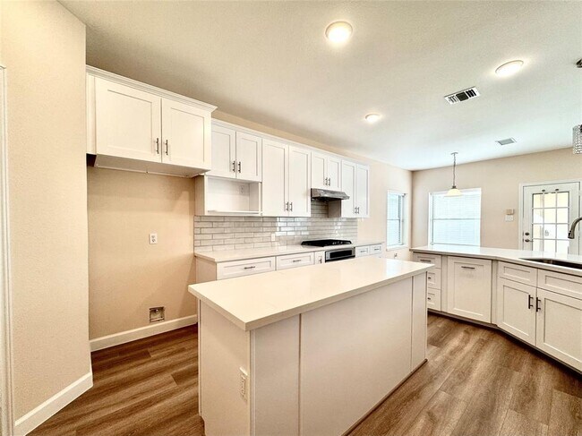 Building Photo - 1818 Maidenhair Ln