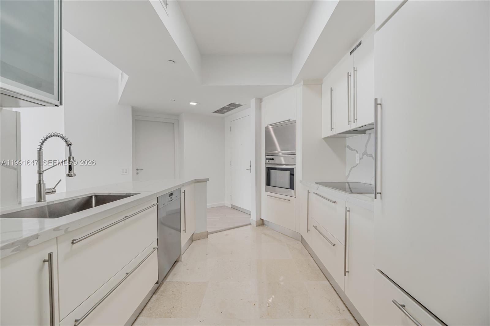 Building Photo - 450 Alton Rd