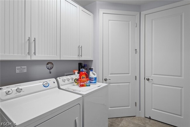 Building Photo - 8760 Bellano Ct