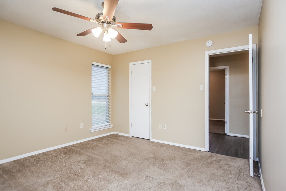 Building Photo - 6265 Jamestown Dr