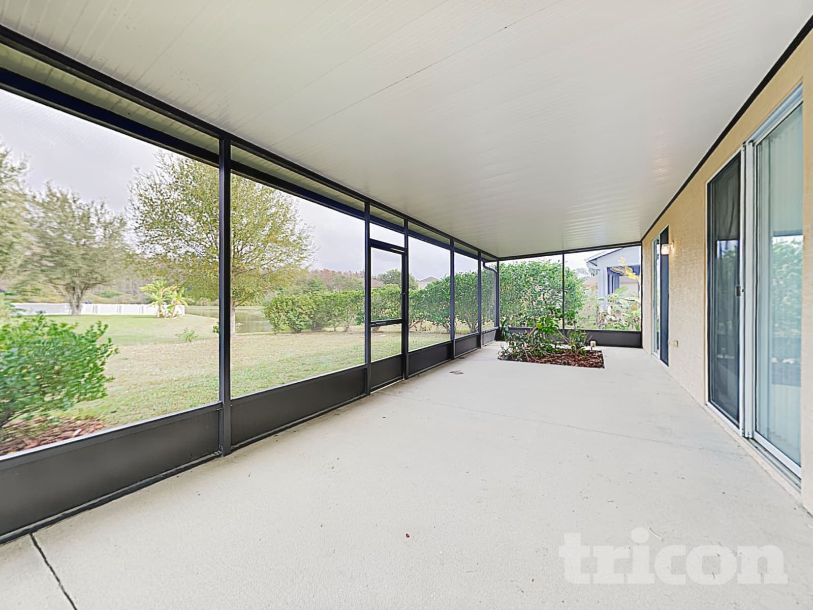 Building Photo - 10525 Beneva Dr