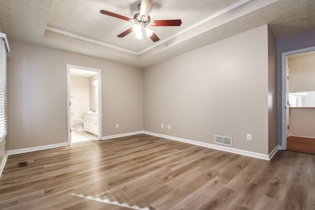 Building Photo - 120 Brookhaven Ln