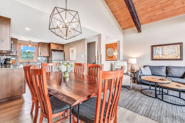 Building Photo - 2160 Mt Werner Cir