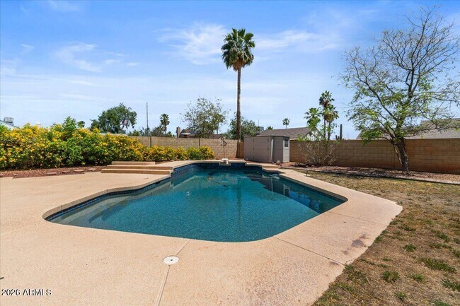Building Photo - 1041 E Kristal Way