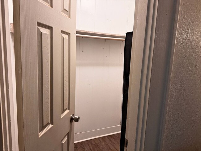 Building Photo - Spacious 2 bed, 1 bath home in Highland!