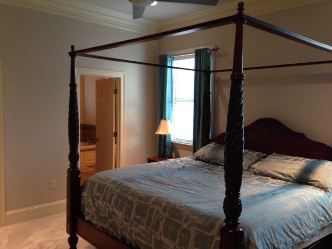 Building Photo - WOODRIDGE SUBDIVISION NEAR NEW WOMENS HOSPITAL AT PECUE LN