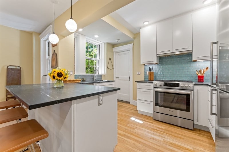 Building Photo - 43 Linnaean St