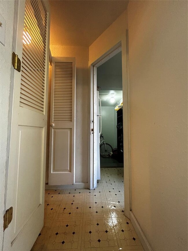 Building Photo - 4511 Avenue B