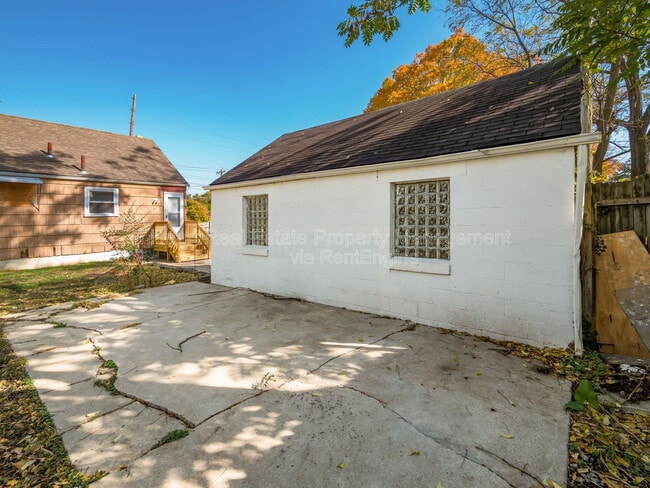 Building Photo - 1621 Sullivant Ave