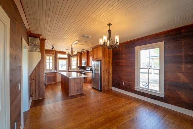 Building Photo - Historic Farmhouse set on 1.2 Acres!