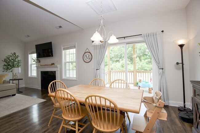 Building Photo - Gorgeous 4 bedroom home in Vass