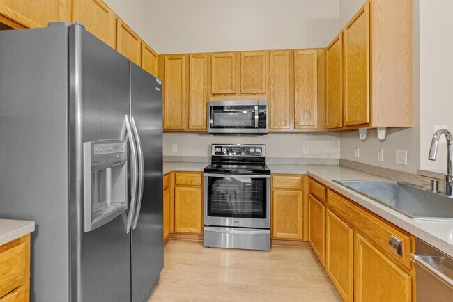 Building Photo - 15612 Float Ct