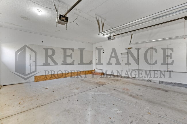 Building Photo - 512 Cindy St