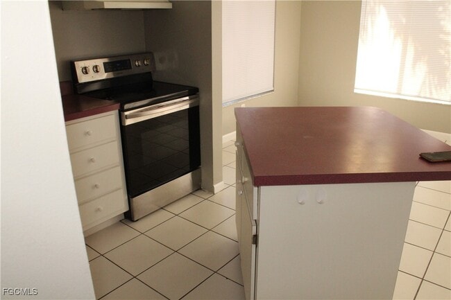 Building Photo - 1811 SE 15th Pl