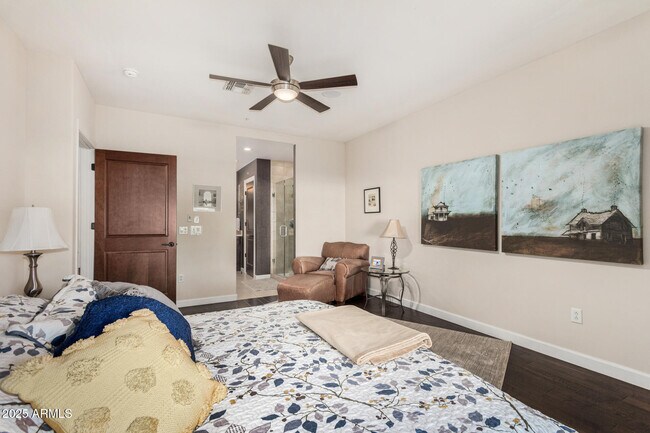 Building Photo - 4909 N Woodmere Fairway