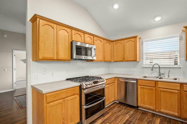 Building Photo - 14901 Nuttall Dr