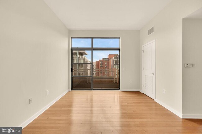 Building Photo - 475 K St NW