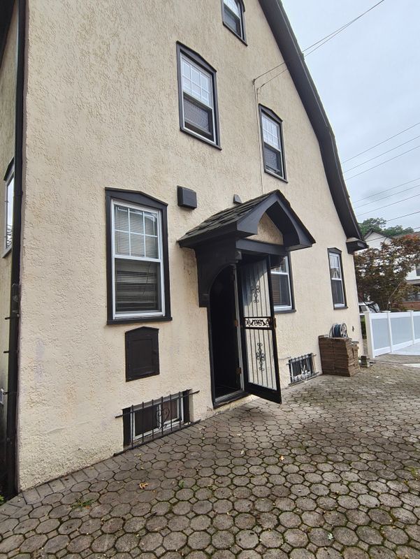 Building Photo - 175-01 Murdock Ave