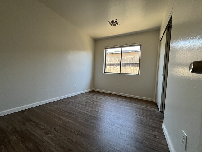 Building Photo - Four Bedroom Duplex; Water Included!