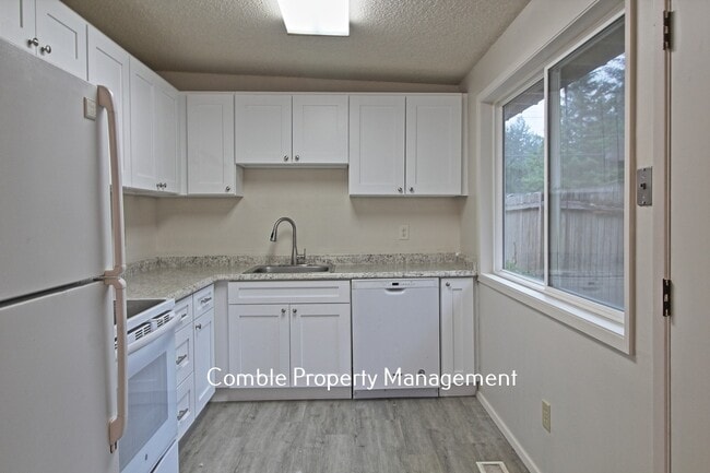 Building Photo - 426 164th Ave NE