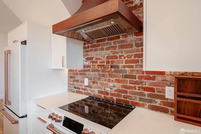 Building Photo - 60 Carmelita St