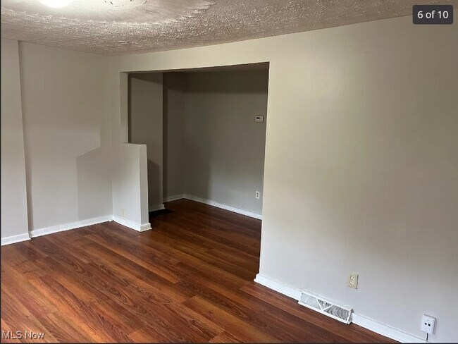 Building Photo - 851 Forrest Dr