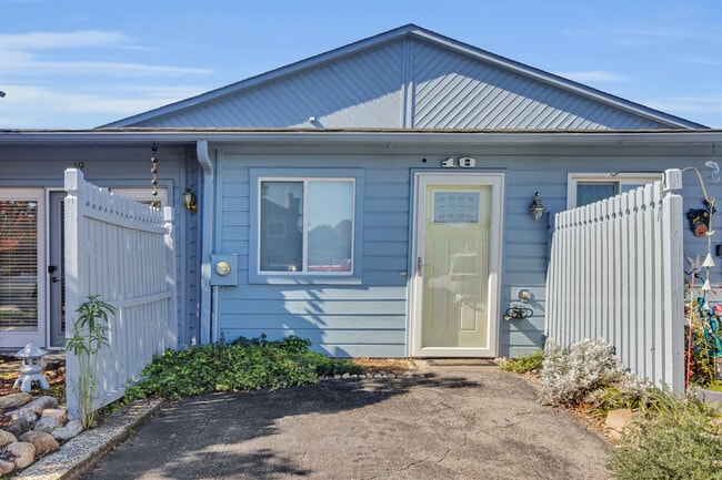 Primary Photo - 18 Harbour Walk Townhouses