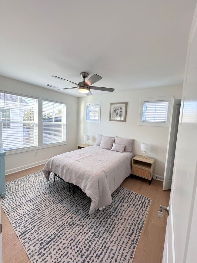 Building Photo - 2024 Built | Fully Furnished Modern Oceanf...