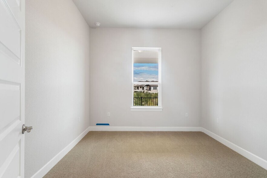 Building Photo - 206 Abbeyville Walk