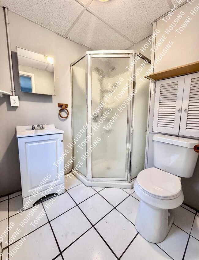 Building Photo - 114 Huetter Ave