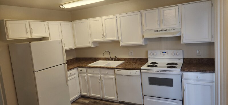 Building Photo - 1960 Eagle St