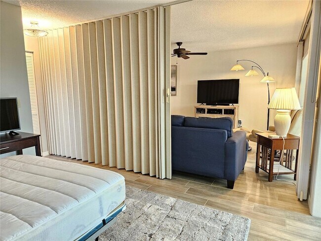 Building Photo - 435 Cerromar Ln
