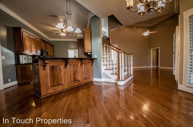 Building Photo - 5 br, 3.5 bath House - 3964 Kinderlou Forest