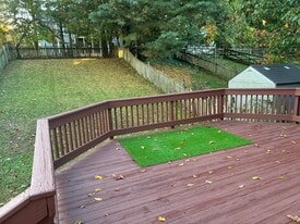 Building Photo - 623 Saint Georges Station Rd