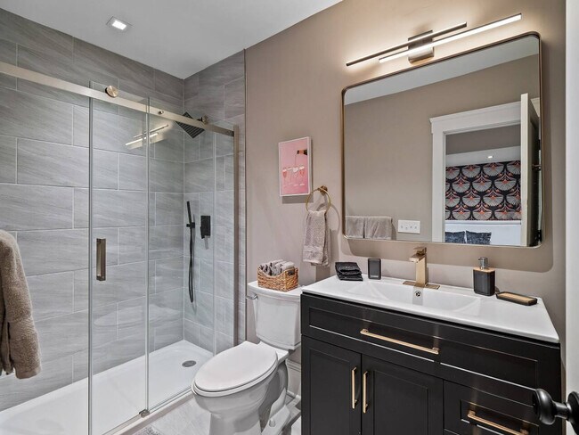 Building Photo - 6110 Ellen Ave