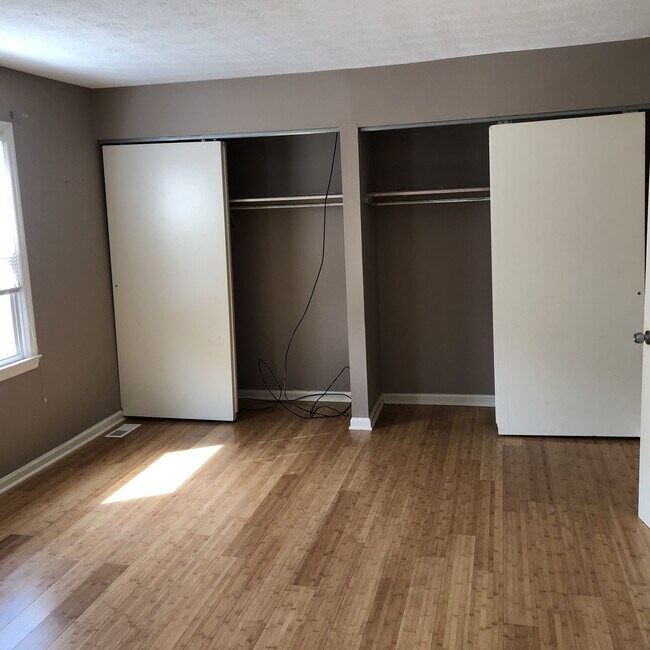 Building Photo - 205 Hedgewood Ct
