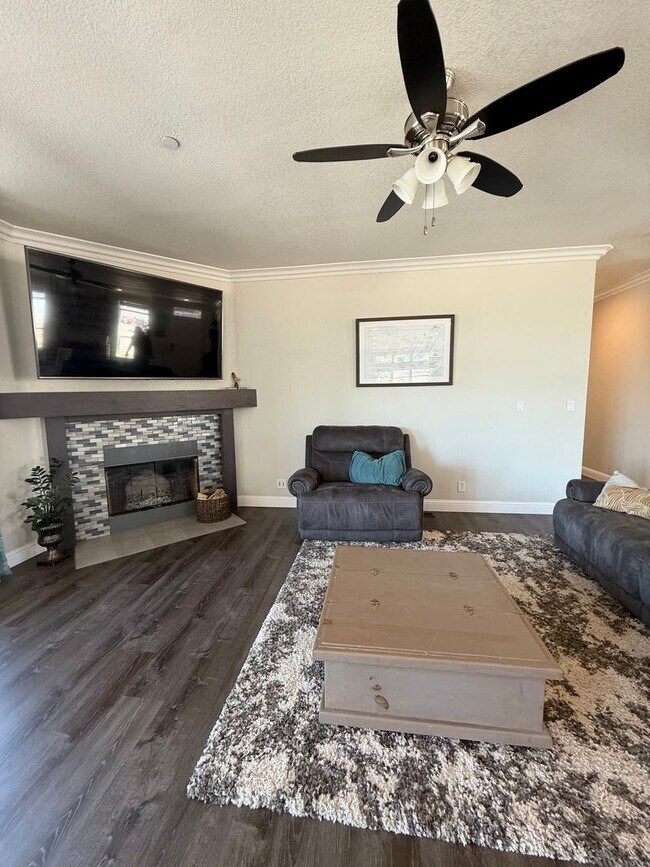 Building Photo - BEAUTIFUL 4 BEDROOM 2 BATH HOME IN ARROYO ...
