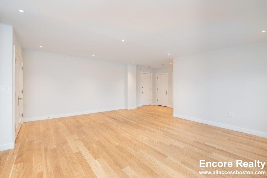 Building Photo - 123 Highland Ave