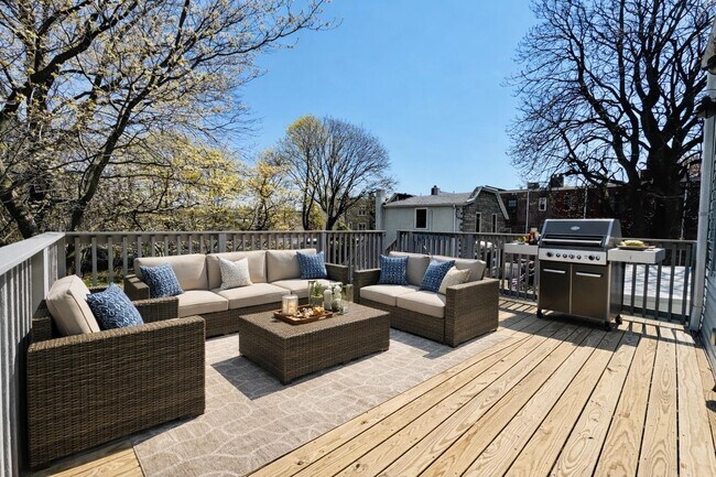 Building Photo - 100 Lexington Ave