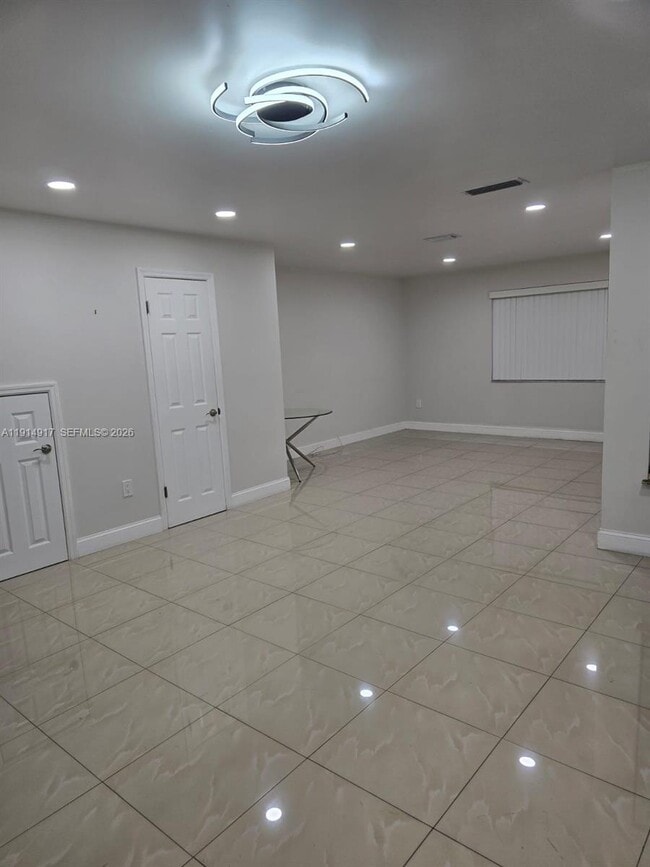 Building Photo - 6395 SW 136th Ct