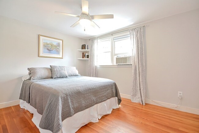 Building Photo - 8 Regency Dr