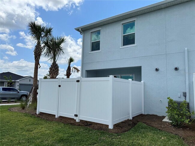 Building Photo - 14943 White Pearl Rd