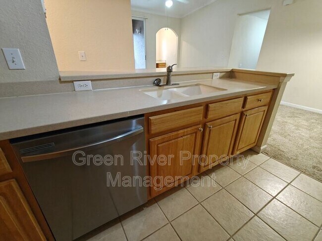 Building Photo - 10075 Gate Pkwy N