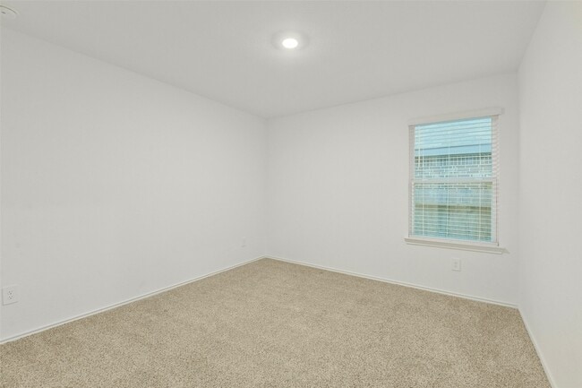 Building Photo - 14980 Timber Pnes Dr