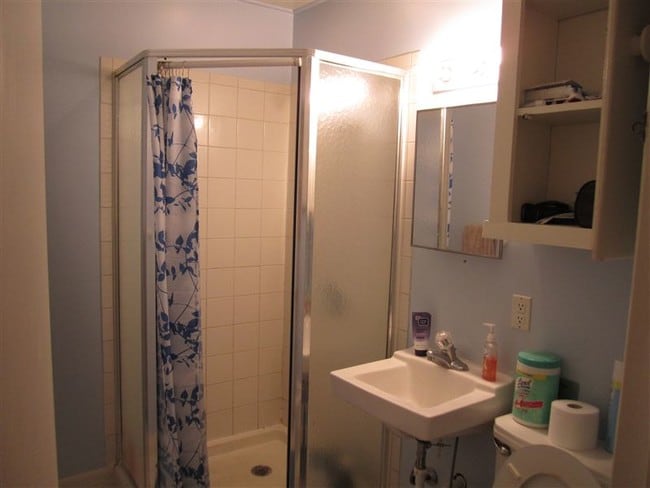 Building Photo - 3 br, 1 bath House - 1223 S State St Unit #2